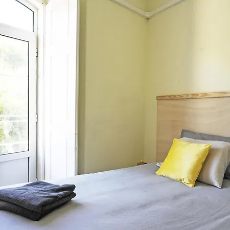 Casa St Yves - Sunny Flat In On Av Luisa Todi Apartment Setubal