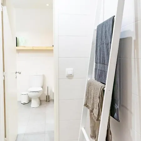 Casa St Yves - Sunny Flat In On Av Luisa Todi Apartment Setubal