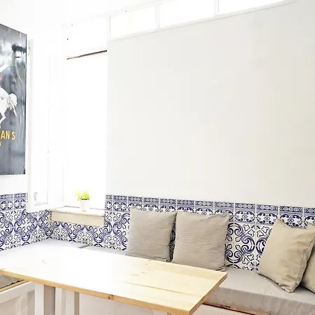 Casa St Yves - Sunny Flat In On Av Luisa Todi Setubal