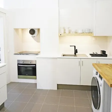 Casa St Yves - Sunny Flat In On Av Luisa Todi Apartment *