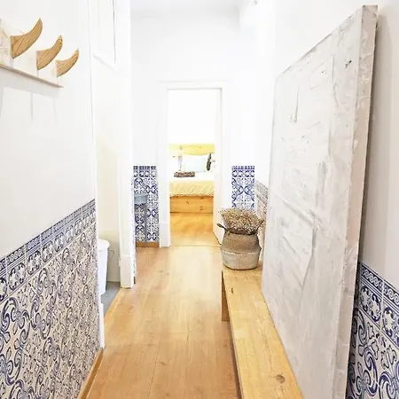 Casa St Yves - Sunny Flat In On Av Luisa Todi Apartment