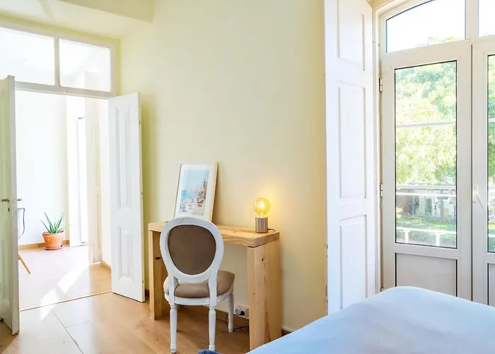 Casa St Yves - Sunny Flat In On Av Luisa Todi Apartmán