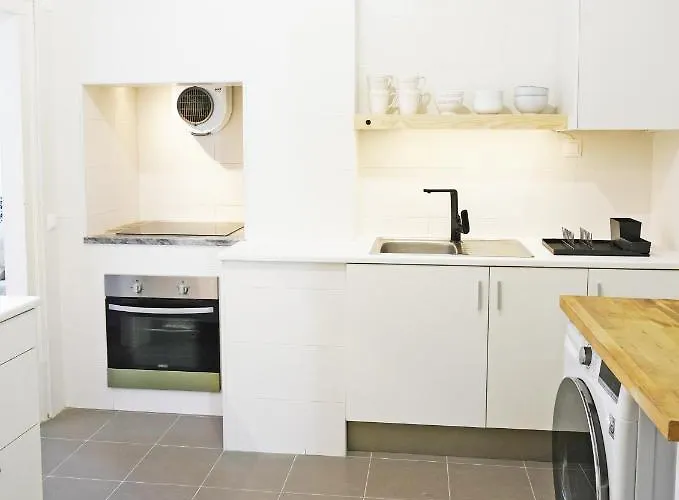 Casa St Yves - Sunny Flat In On Av Luisa Todi Apartmán *